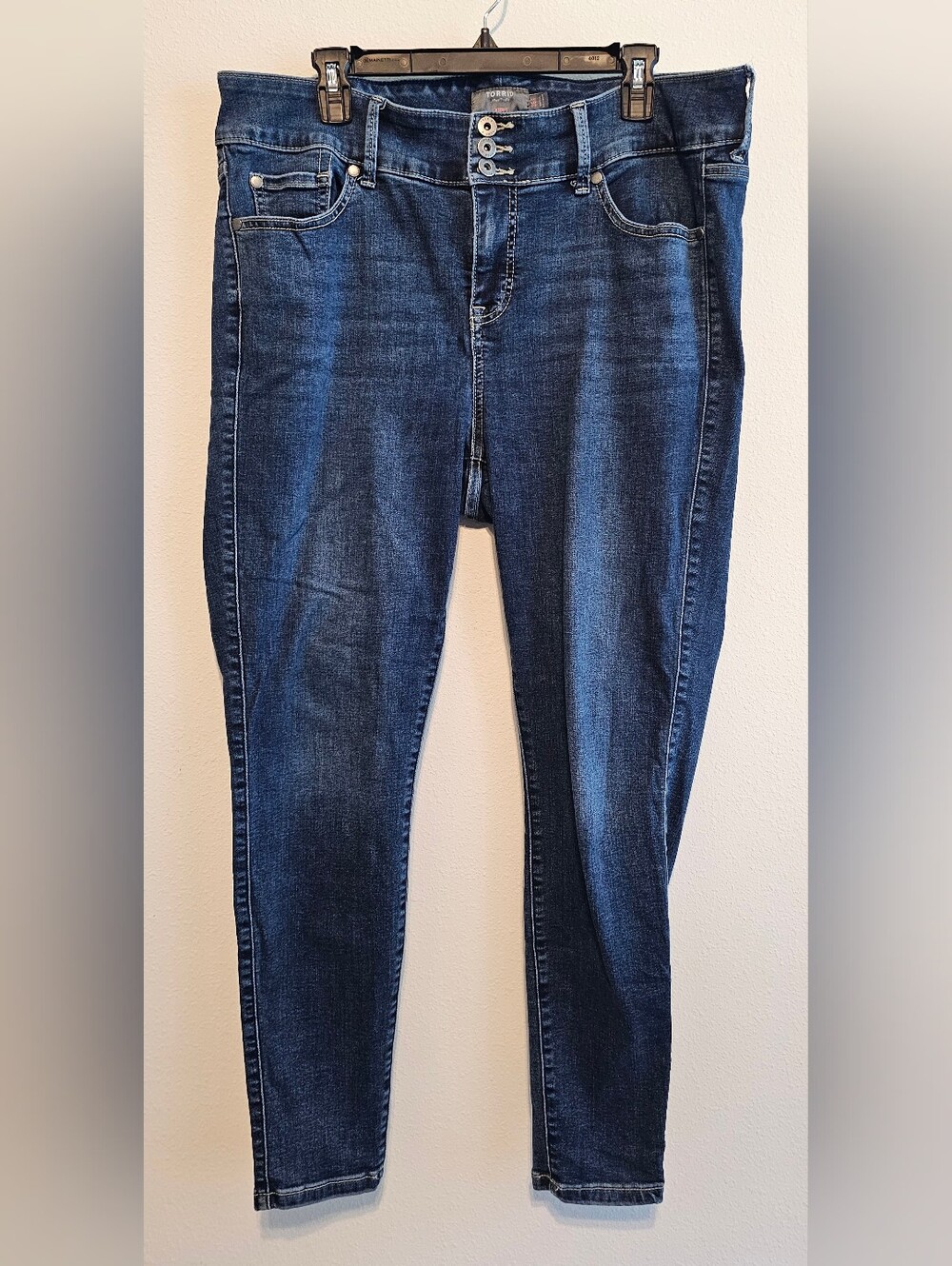 TORRID Premium Jegging || 16R Jeans